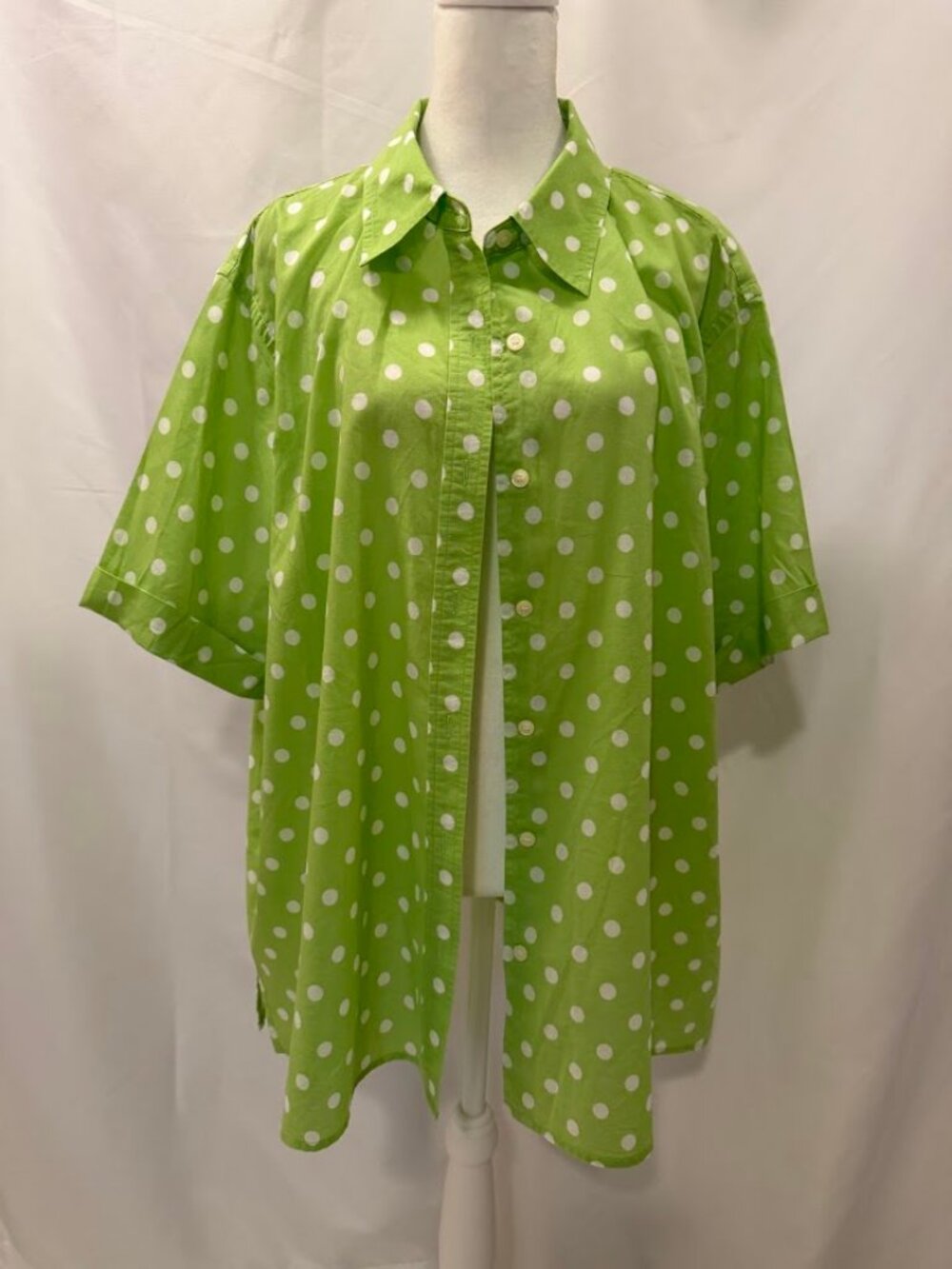 Women's Green and White Polka Dot Short-Sleeve Cotton Button-Down Shirt - 3x